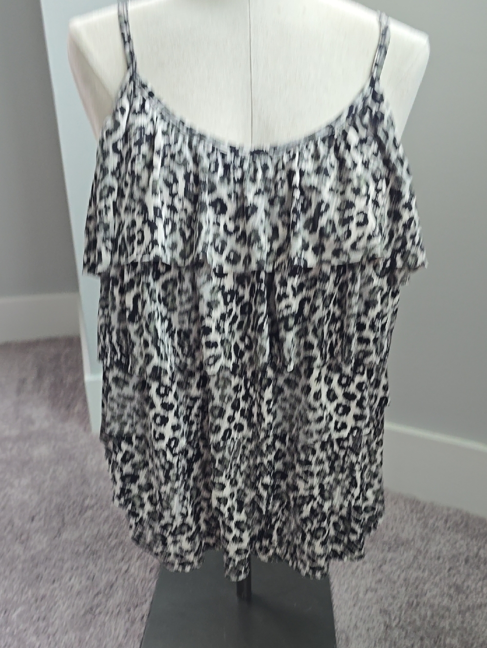 Allen B. By Allen Schwartz Black and White Leopard Ruffle Cami - Picture 1 of 6